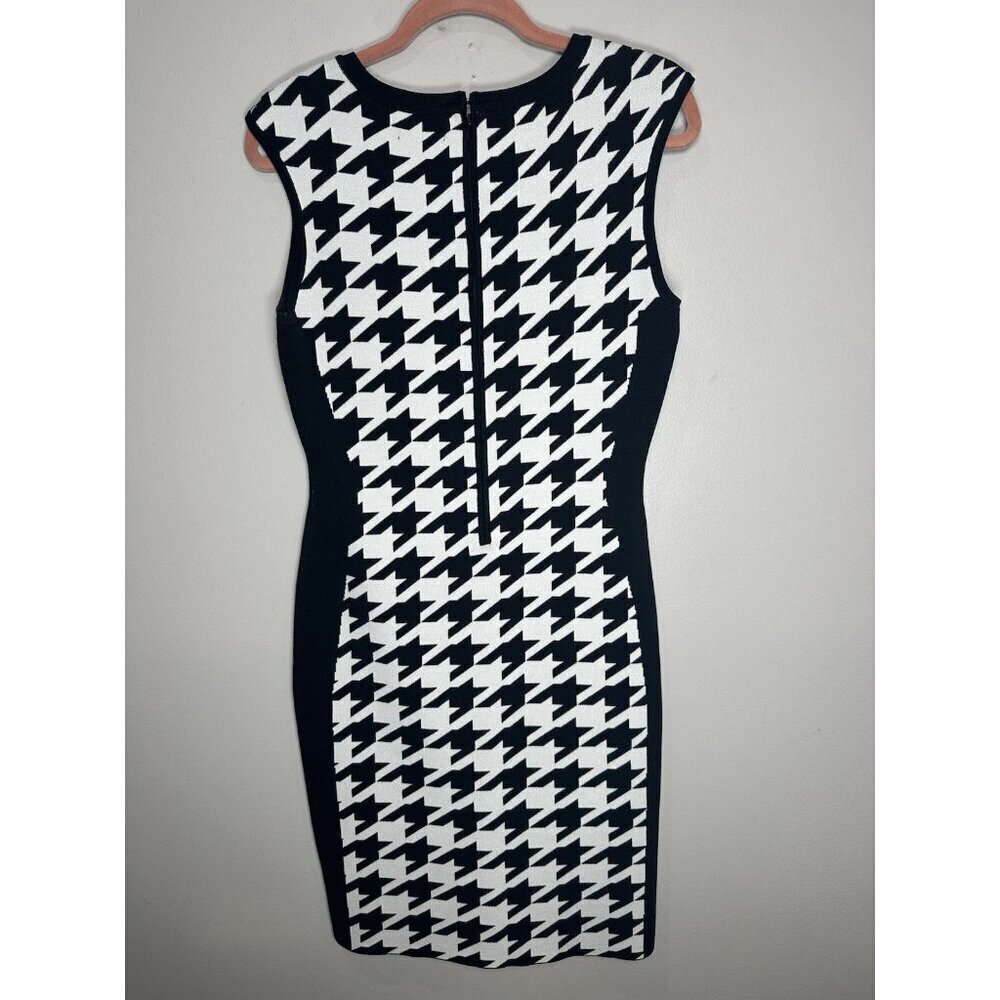 Calvin Klein Black & White Houndstooth Knit Sheath Dress SIze Medium Work Career - Picture 6 of 6